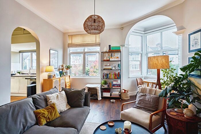 2 Bedroom Flat To Rent In Knollys Road, Streatham, SW16
