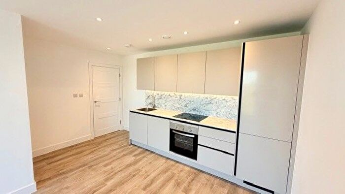 2 Bedroom Flat To Rent In Gale Street, Dagenham, RM9