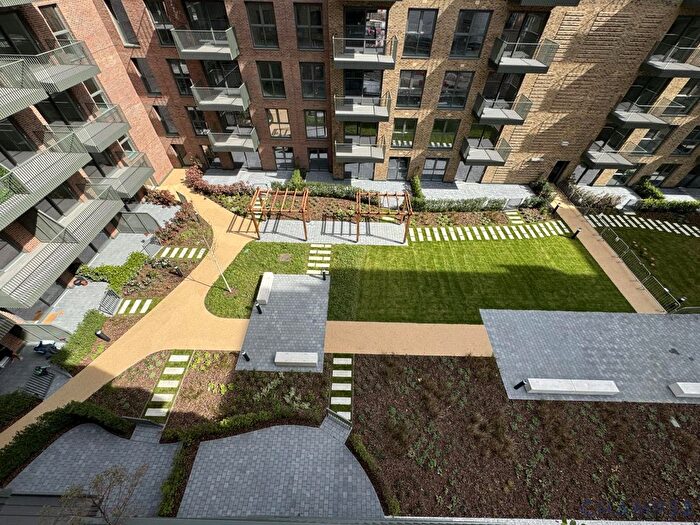 2 Bedroom Flat For Sale In Banks Road, SE3