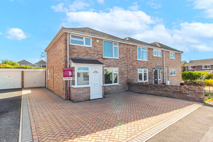 3 Bedroom Semi-Detached House For Sale In Grace Close, Yatton, BS49