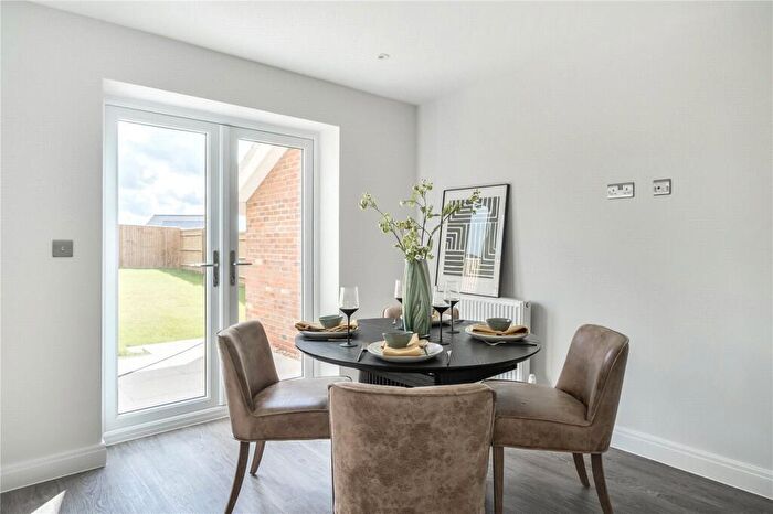 2 Bedroom Semi Detached House For Sale In Hackney Way, Mortimer Common, Reading, Berkshire, RG7