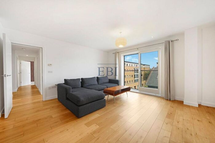 3 Bedroom Apartment For Sale In Forge Square, London, E14