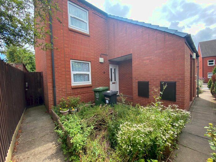 1 Bedroom Flat To Rent In Albert Road, Kidderminster, DY10