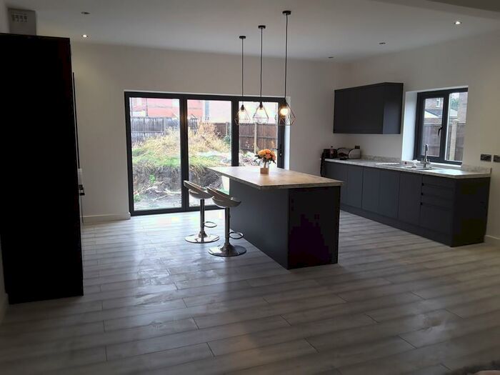 4 Bedroom Semi-Detached House To Rent In Mere Lane, Armthorpe, DN3