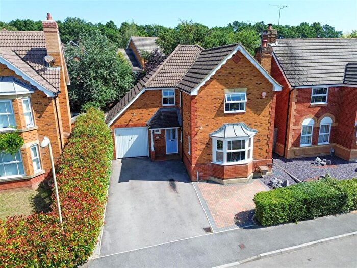 4 Bedroom House For Sale In Camus Close, Church Crookham, Fleet, GU52