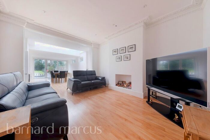 2 Bedroom Flat To Rent In Brambledown Road, Sanderstead, South Croydon, CR2