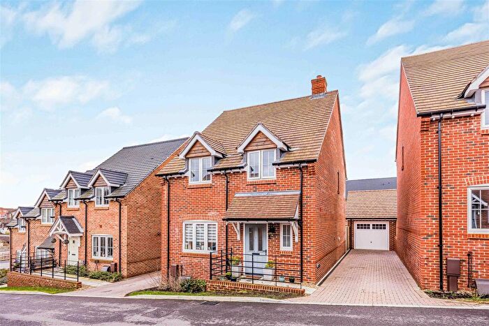 4 Bedroom Detached House For Sale In Alder Grove, Waterlooville, PO8