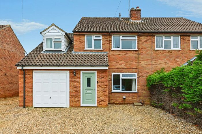 4 Bedroom Semi-Detached House For Sale In Stone Close, Watlington, King's Lynn, PE33