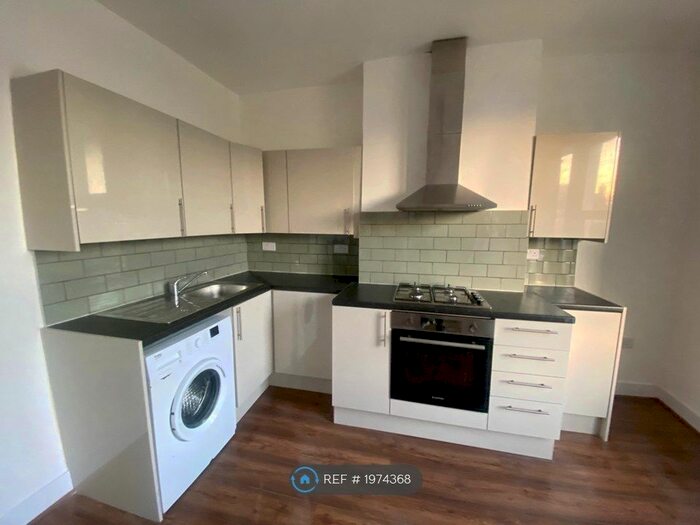2 Bedroom Flat To Rent In Whitestile Road, Brentford, TW8