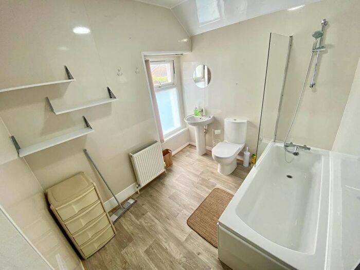 4 Bedroom Property To Rent In Argyle Street, Sandfields, City Centre, Swansea, SA1