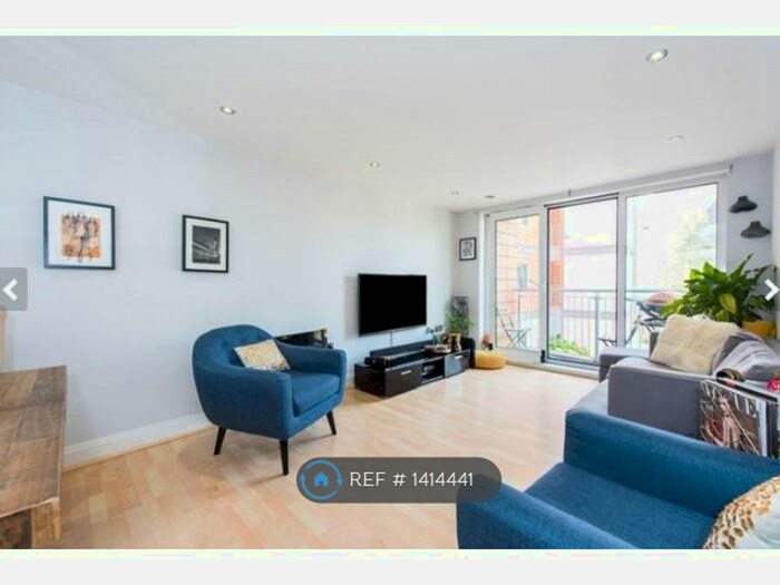 2 Bedroom Flat To Rent In Holland Gardens, Brentford, TW8