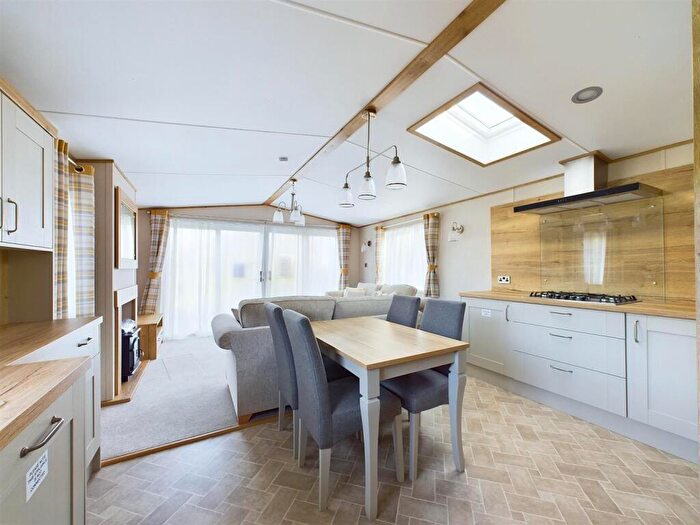 2 Bedroom Chalet For Sale In Woodthorpe Leisure Park, Woodthorpe, Alford, LN13