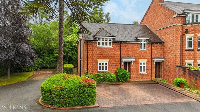2 Bedroom Flat For Sale In Thornhill Road, Sutton Coldfield, West Midlands, B74