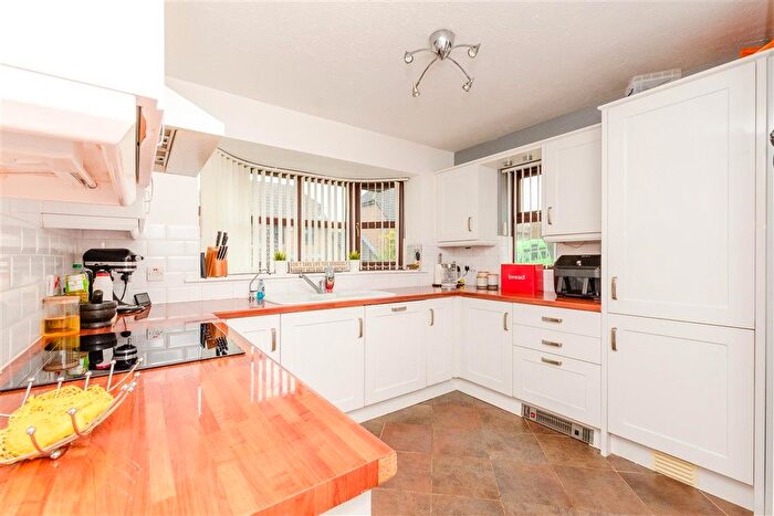 4 Bedroom Detached House For Sale In Sandstone Rise, Walderslade, Chatham, Kent, ME5