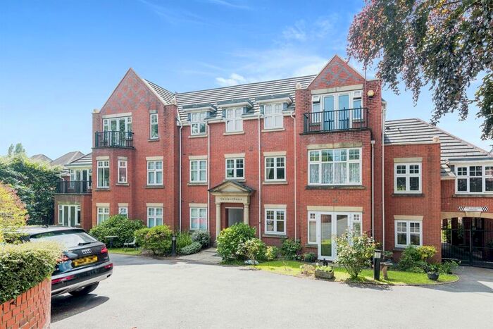 2 Bedroom Apartment For Sale In Lichfield Road, Sutton Coldfield, B74