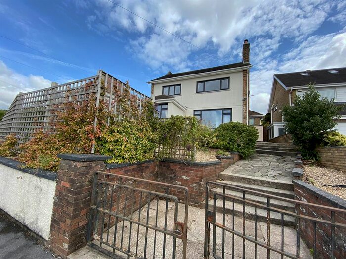 4 Bedroom Detached House To Rent In Spowart Avenue, Llanelli, SA15