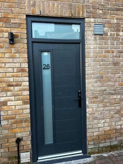 1 Bedroom Flat To Rent In Avenir Court, Ballards Lane, N12