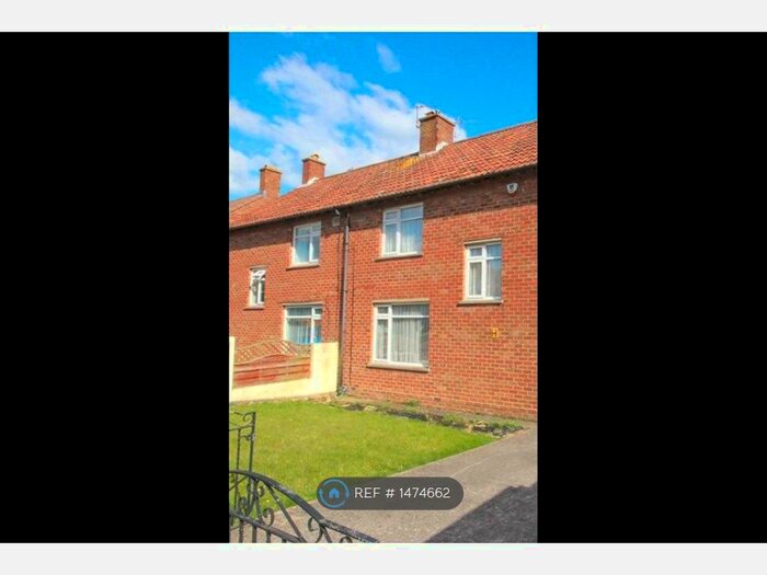 2 Bedroom Semi-Detached House To Rent In Ambleside Avenue, Bristol, BS10