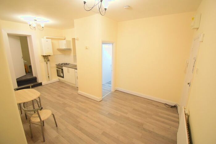 1 Bedroom Flat To Rent In Lewin Road, Streatham, SW16