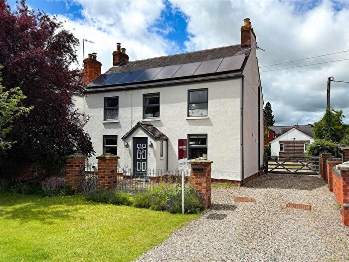 4 Bedroom Detached House For Sale In Welland Road, Hanley Swan, Worcester, WR8