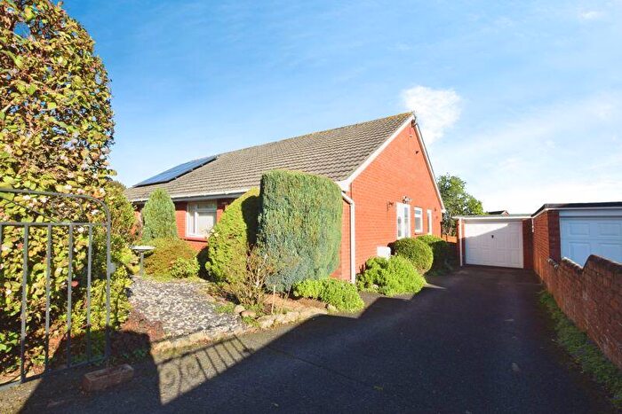 2 Bedroom Semi-Detached Bungalow For Sale In Hampshire Close, Exeter, EX4