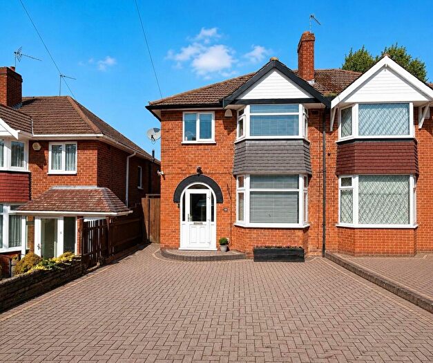 3 Bedroom Semi-Detached House For Sale In Berkeley Road, Shirley, B90