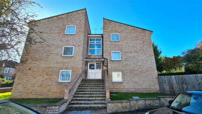 1 Bedroom Flat To Rent In Windermere House, Warwick Road, New Barnet, EN5