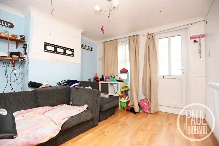3 Bedroom Terraced House For Sale In Raglan Street, Lowestoft, NR32