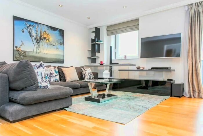 2 Bedroom Flat To Rent In Hayes Place, NW1