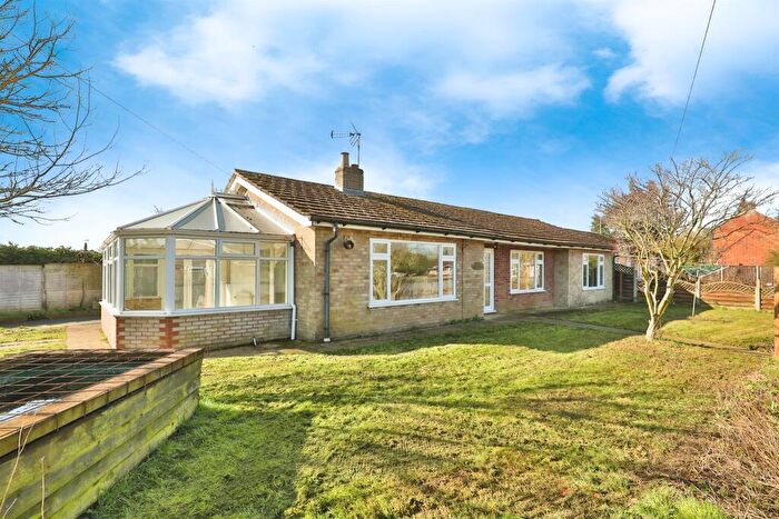 4 Bedroom Semi-Detached Bungalow For Sale In Richmond Close, Lyng, Norwich, NR9