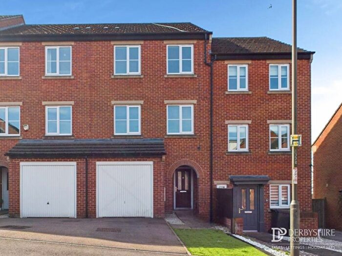 4 Bedroom Town House For Sale In Northcote Way, Doe Lea, Chesterfield, S44