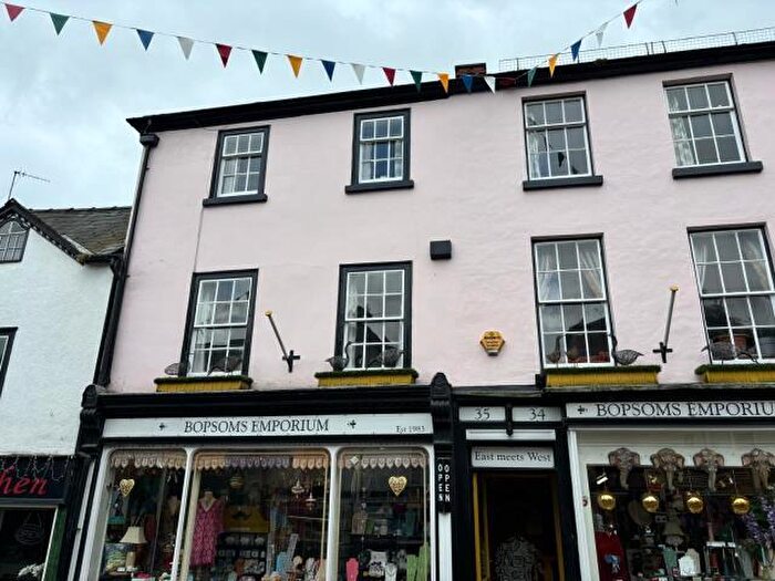 2 Bedroom Apartment To Rent In High Street, Kington, HR5