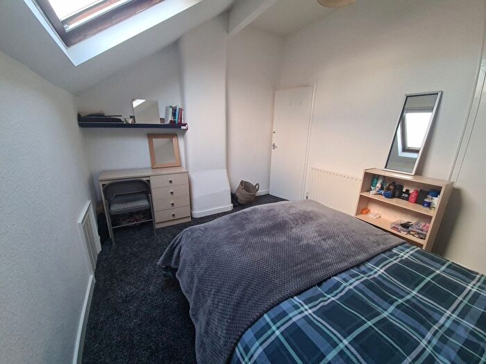 3 Bedroom Semi-Detached House To Rent In Harold Terrace, Leeds, LS6