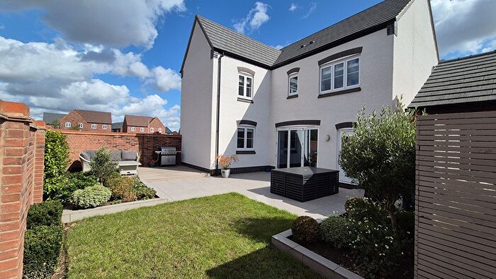 4 Bedroom Detached House For Sale In Icetone Way, Bishops Itchington, CV47