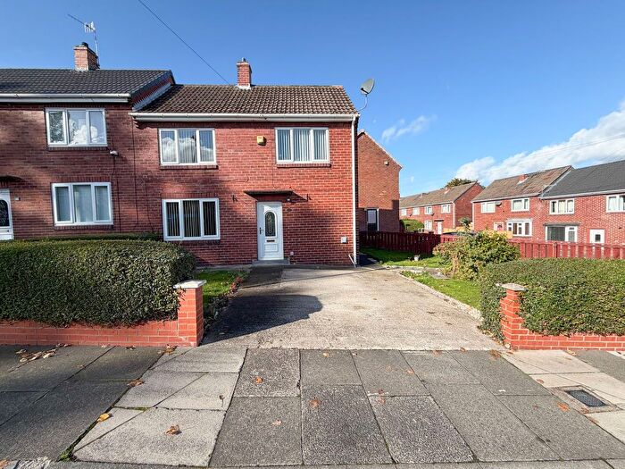2 Bedroom Semi Detached House For Sale In Lime Grove, Ryton, NE40