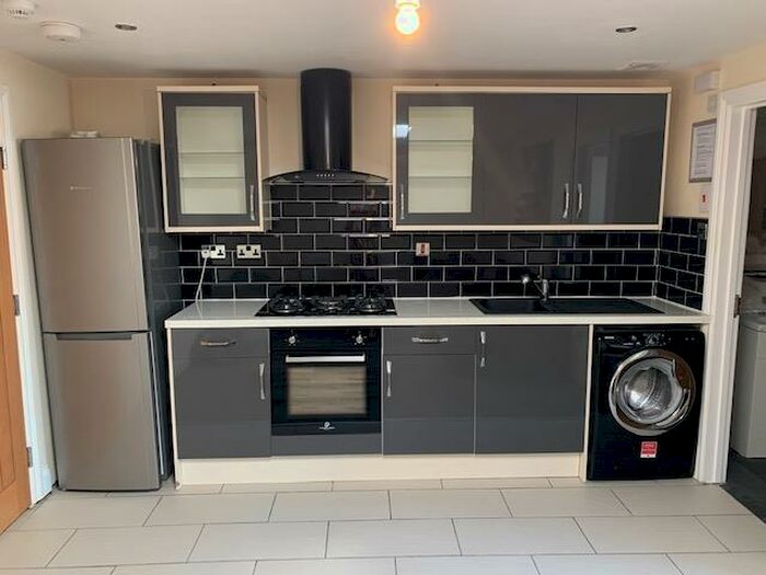 1 Bedroom Apartment To Rent In Tudor Street, Cardiff, CF11