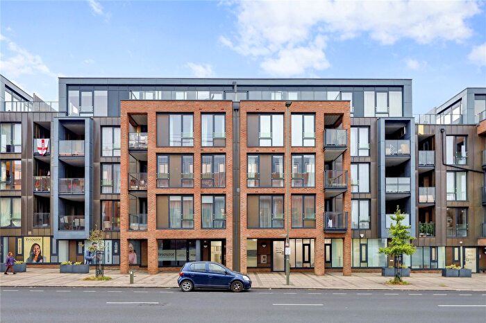 2 Bedroom Flat For Sale In High Road, Finchley, N12