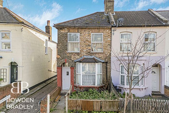 2 Bedroom End Terrace House For Sale In Albert Square, Stratford, E15