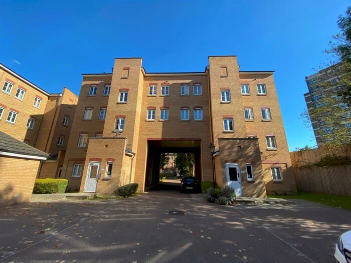1 Bedroom Flat To Rent In Coopers Court Kidman Close Gidea ParkRomfordEssex, RM2