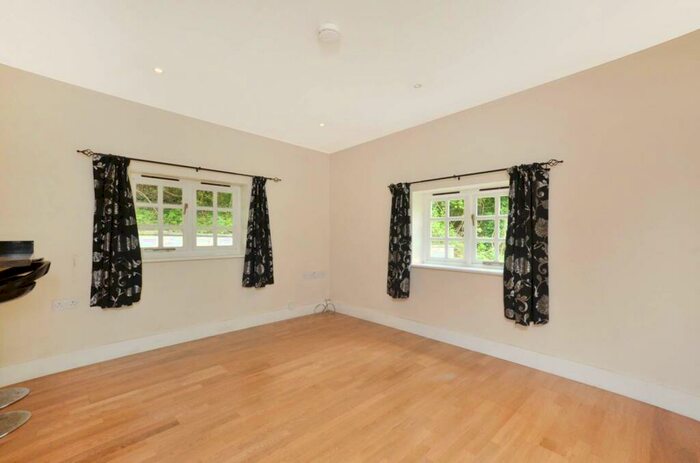 1 Bedroom Cottage To Rent In Hogs Back, Guildford, GU3