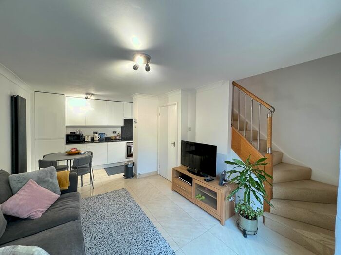 1 Bedroom End Of Terrace House To Rent In Harvesters, St.Albans, AL4