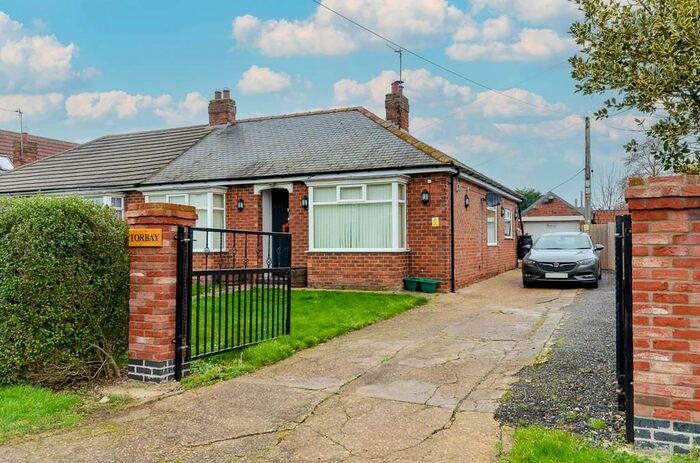 2 Bedroom Semi-Detached Bungalow For Sale In Northside Road, Hollym, Withernsea, HU19