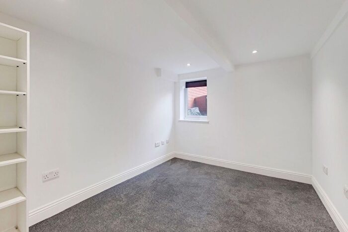 3 Bedroom Flat For Sale In Worbeck Road, Penge, London, SE20