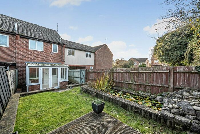 3 Bedroom End Of Terrace House For Sale In Orchard Close, Alresford, Hampshire, SO24