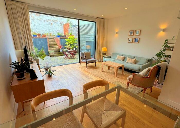 3 Bedroom Terraced House To Rent In Nursery Avenue, Finchley, N3