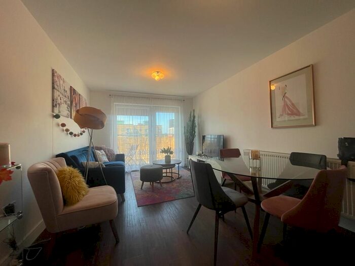 1 Bedroom Flat To Rent In Maxwell Road, Romford, RM7