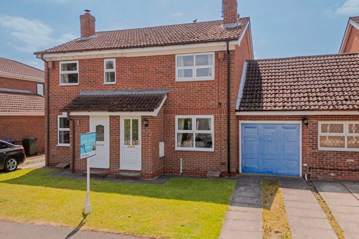 3 Bedroom Semi-Detached House For Sale In Villa Close, Hemingbrough, Selby, YO8