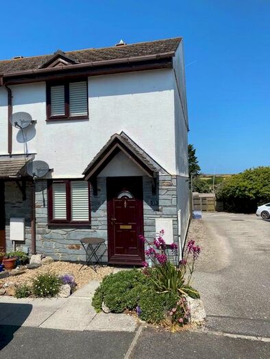 2 Bedroom End Of Terrace House To Rent In Raleigh Close, Padstow, PL28