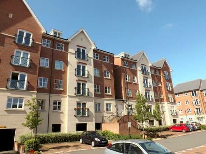 2 Bedroom Flat To Rent In Viridian Square, Aylesbury, HP21