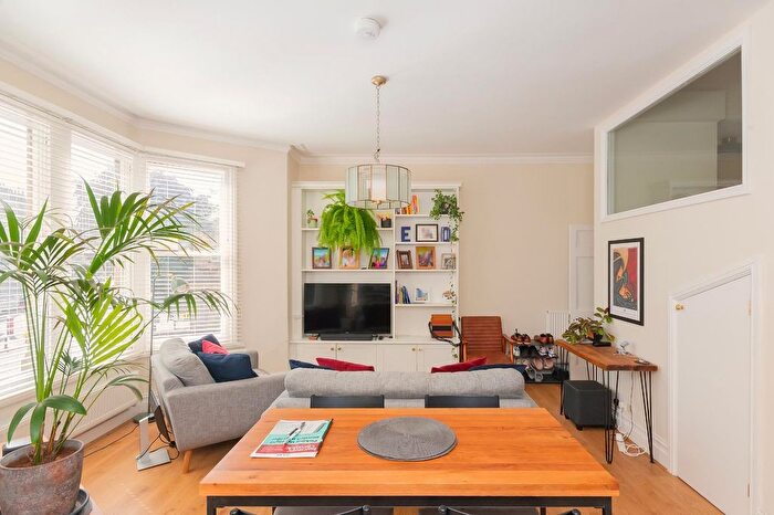 3 Bedroom Flat For Sale In Lansdown Road, Clifton, BS8